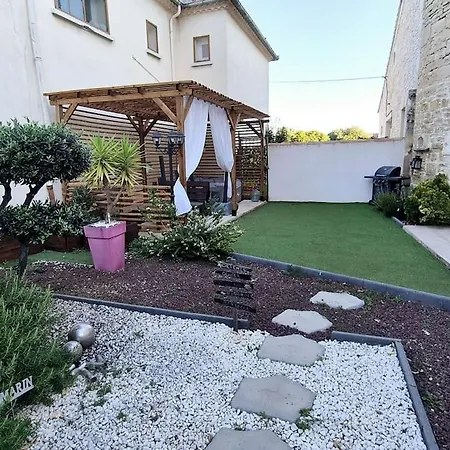 Maison Atypique Avec Jardin *